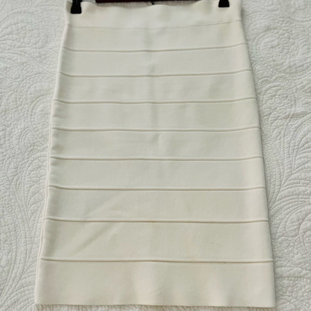 Bcbgmaxazria Bandage skirt